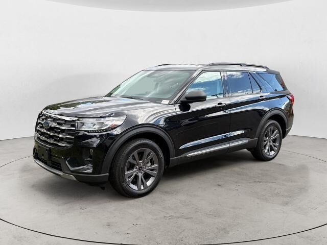 2025 Ford Explorer Active — photo 1 of 3