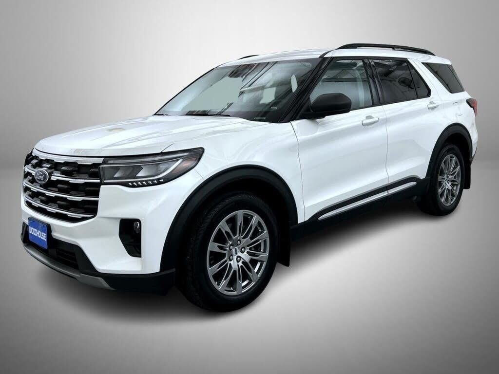 2025 Ford Explorer Active — photo 1 of 1