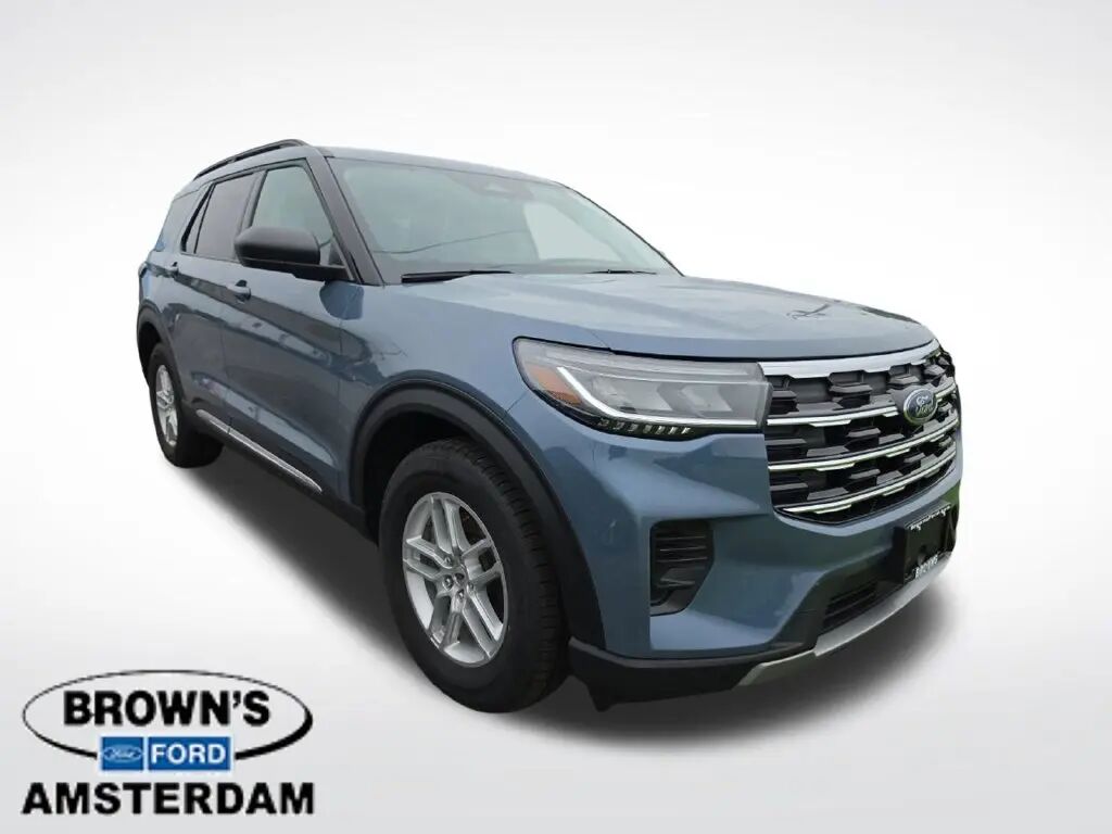 2025 Ford Explorer Active — photo 1 of 13