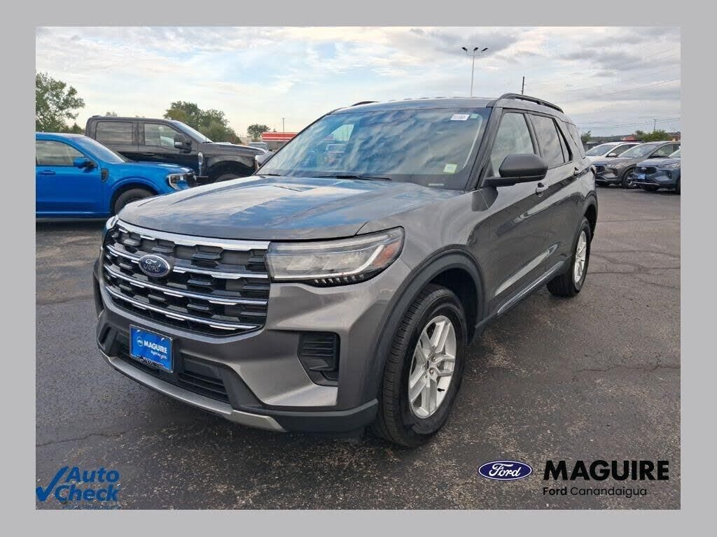 2025 Ford Explorer Active — photo 1 of 1