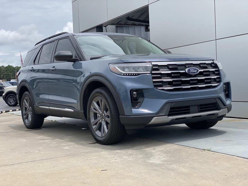 2025 Ford Explorer Active — photo 1 of 1