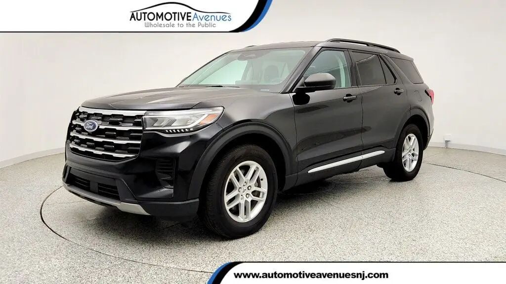 2025 Ford Explorer Active — photo 1 of 26