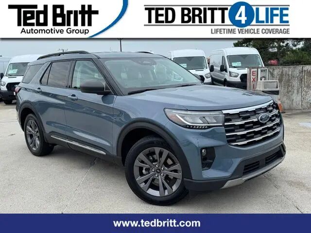 2025 Ford Explorer Active — photo 1 of 13