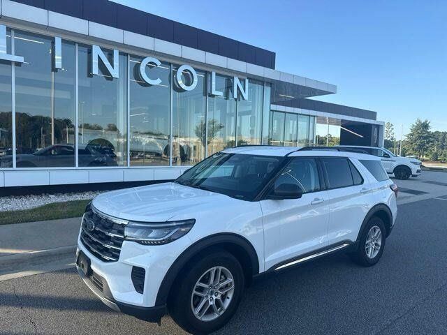 2025 Ford Explorer Active — photo 1 of 13