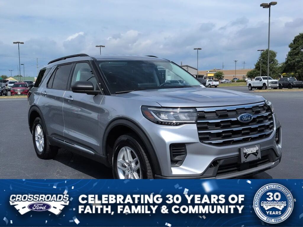 2025 Ford Explorer Active — photo 1 of 14