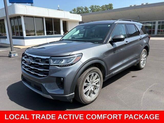 2025 Ford Explorer Active — photo 1 of 13