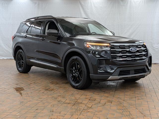 2025 Ford Explorer Active — photo 1 of 26