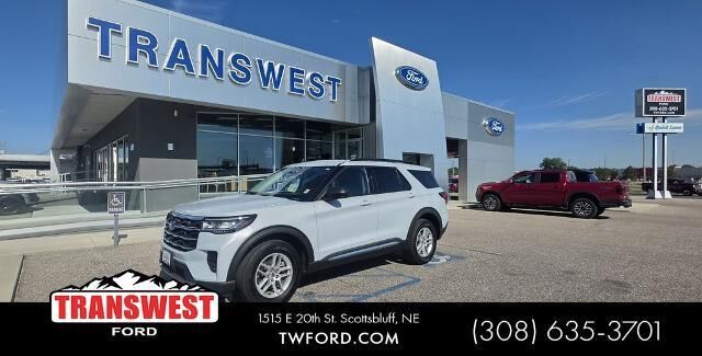 2025 Ford Explorer Active — photo 1 of 26