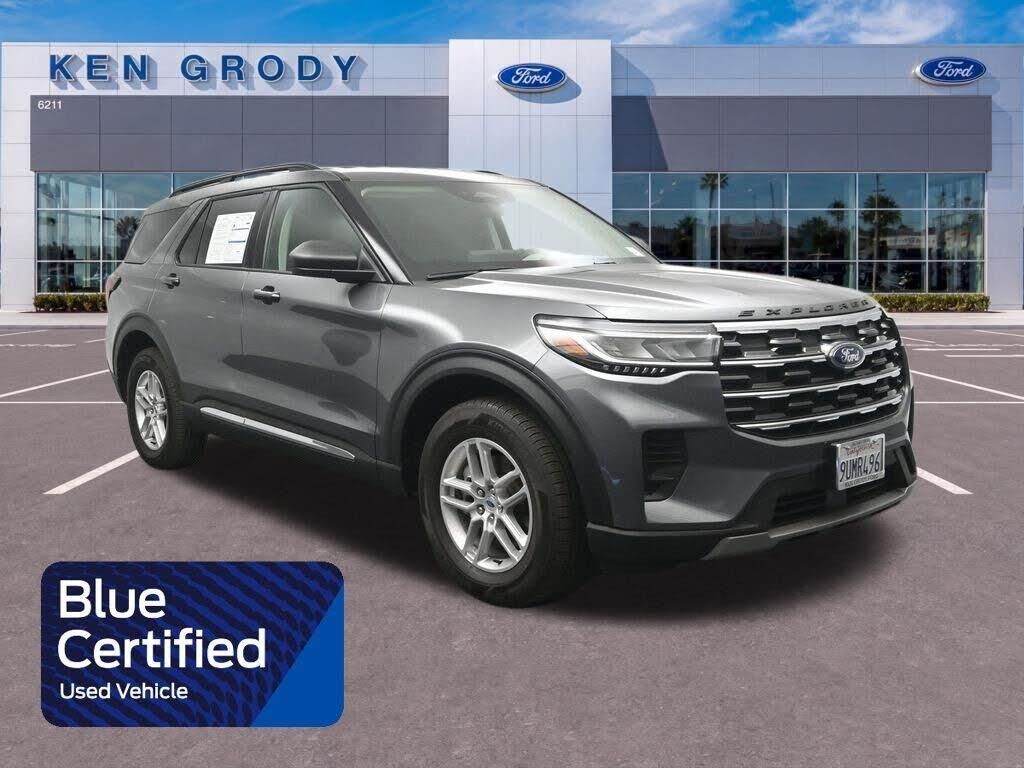 2025 Ford Explorer Active — photo 1 of 1