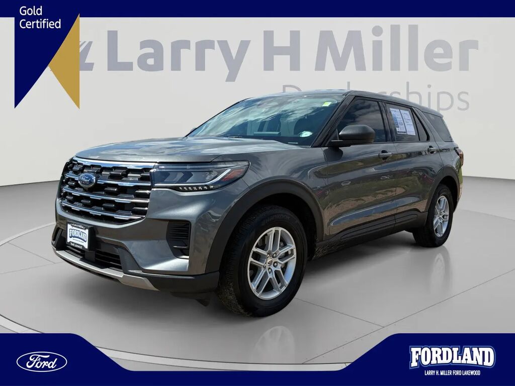 2026 Ford Explorer Active — photo 1 of 13