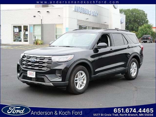 2026 Ford Explorer Active — photo 1 of 13