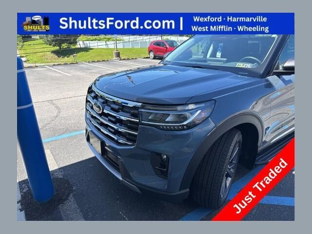 2025 Ford Explorer Active — photo 1 of 7