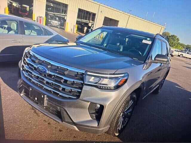 2025 Ford Explorer Active — photo 1 of 26