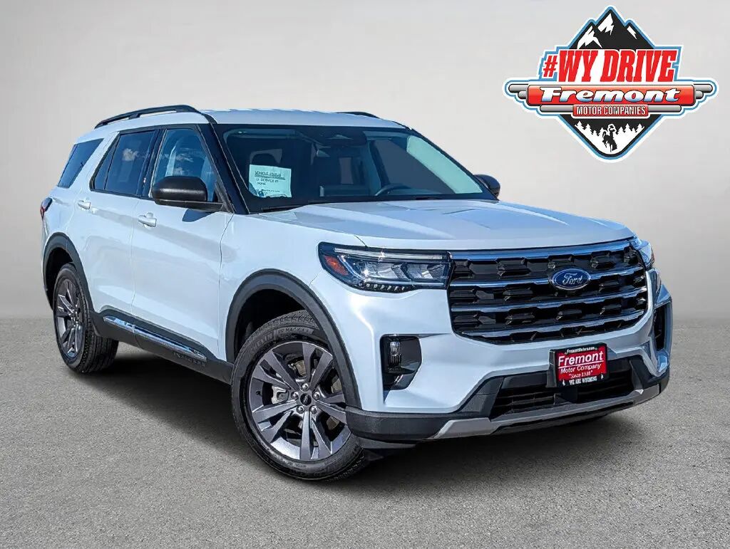 2025 Ford Explorer Active — photo 1 of 13