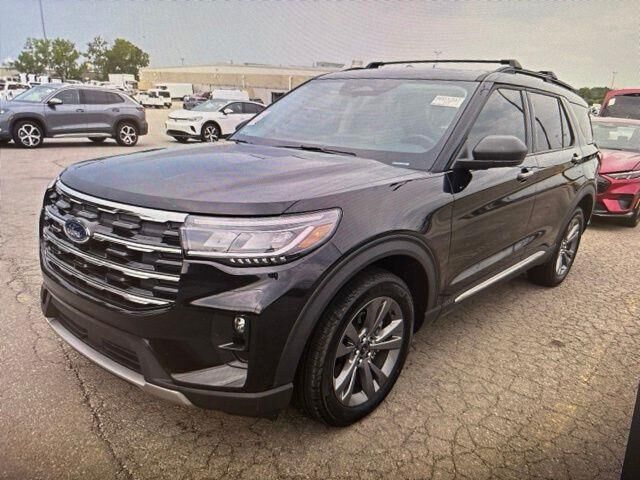 2025 Ford Explorer Active — photo 1 of 26
