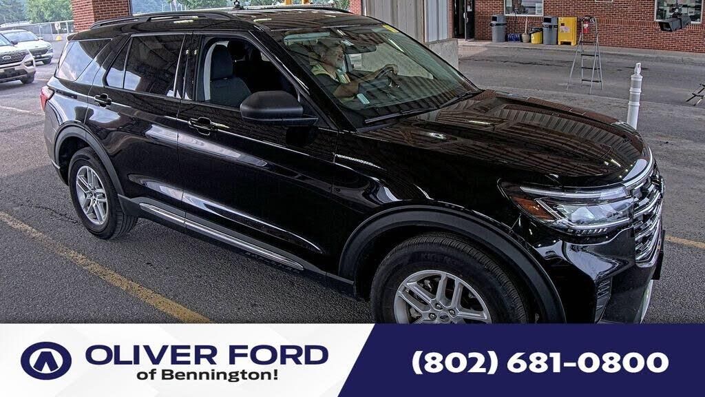 2025 Ford Explorer Active — photo 1 of 2