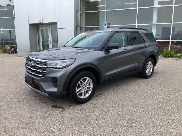 2026 Ford Explorer Active — photo 1 of 13