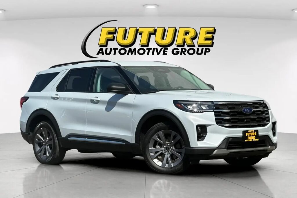 2025 Ford Explorer Active — photo 1 of 13