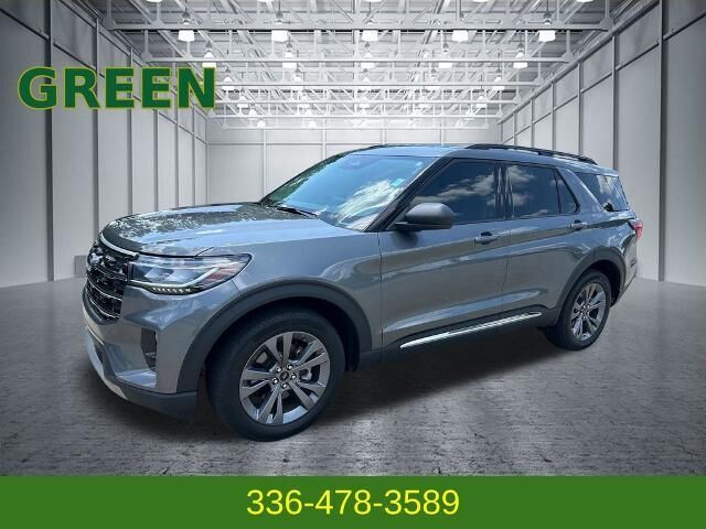 2025 Ford Explorer Active — photo 1 of 43