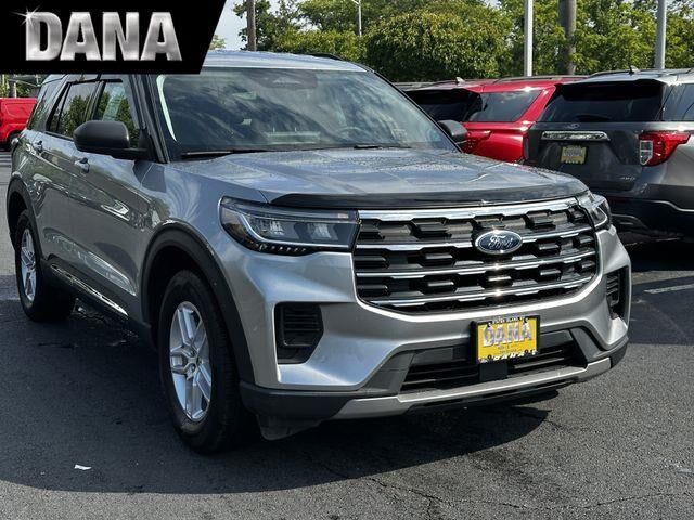 2025 Ford Explorer Active — photo 1 of 26