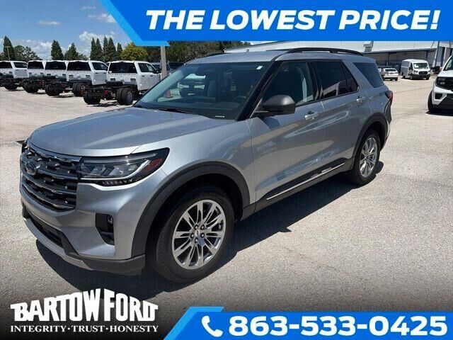 2025 Ford Explorer Active — photo 1 of 26