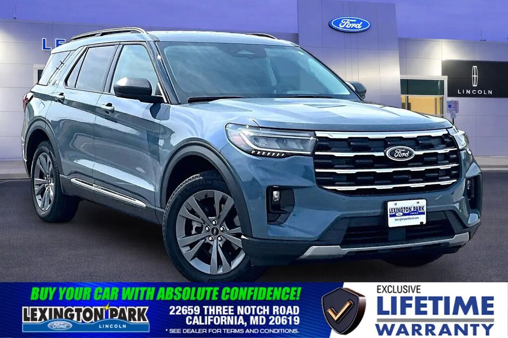 2025 Ford Explorer Active — photo 1 of 13