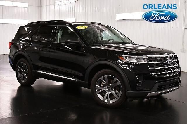 2025 Ford Explorer Active — photo 1 of 26