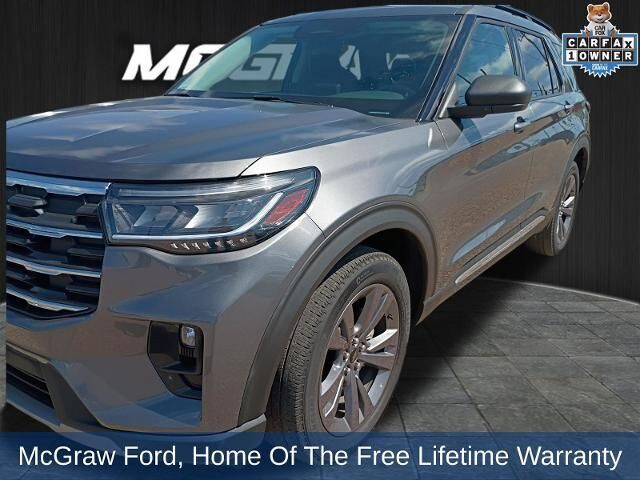 2025 Ford Explorer Active — photo 1 of 11