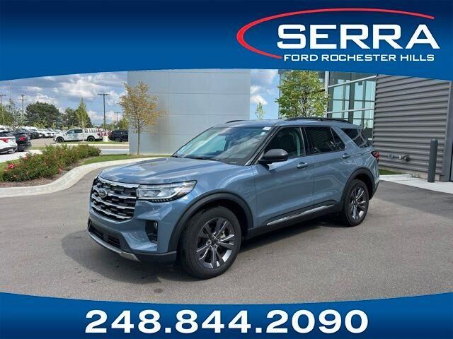 2025 Ford Explorer Active — photo 1 of 26