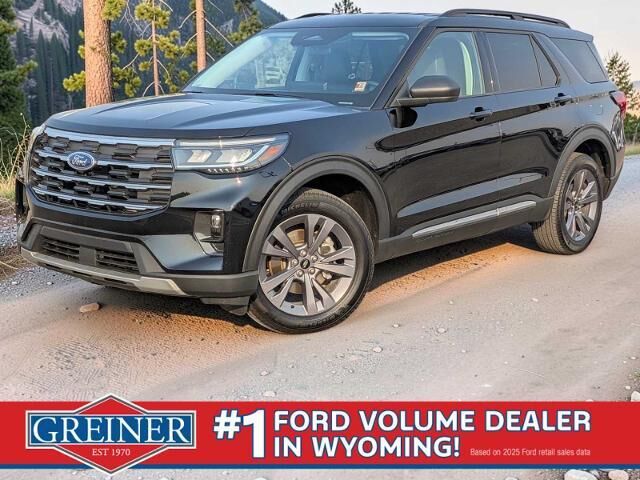 2025 Ford Explorer Active — photo 1 of 26