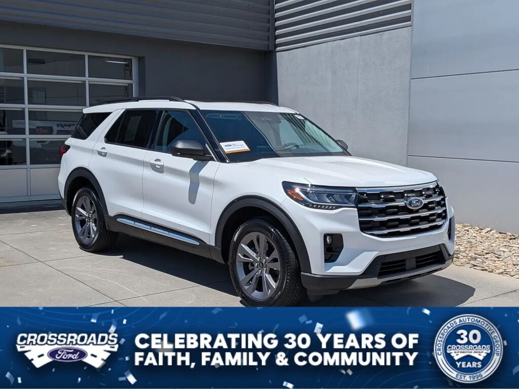 2025 Ford Explorer Active — photo 1 of 14