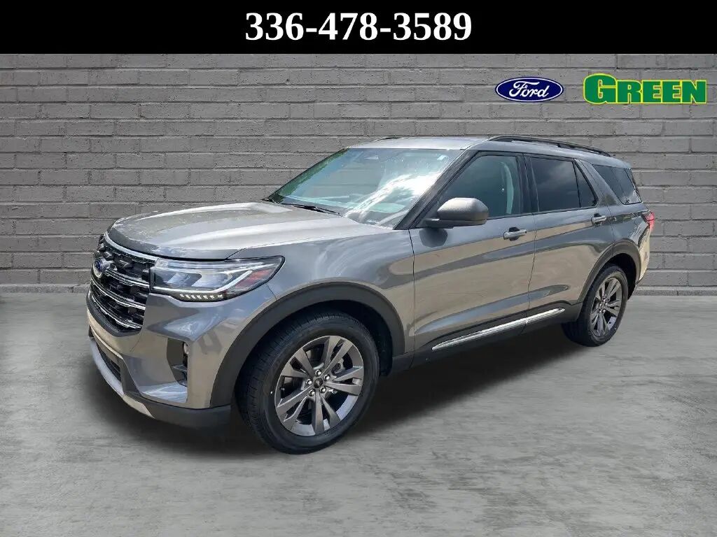 2025 Ford Explorer Active — photo 1 of 13