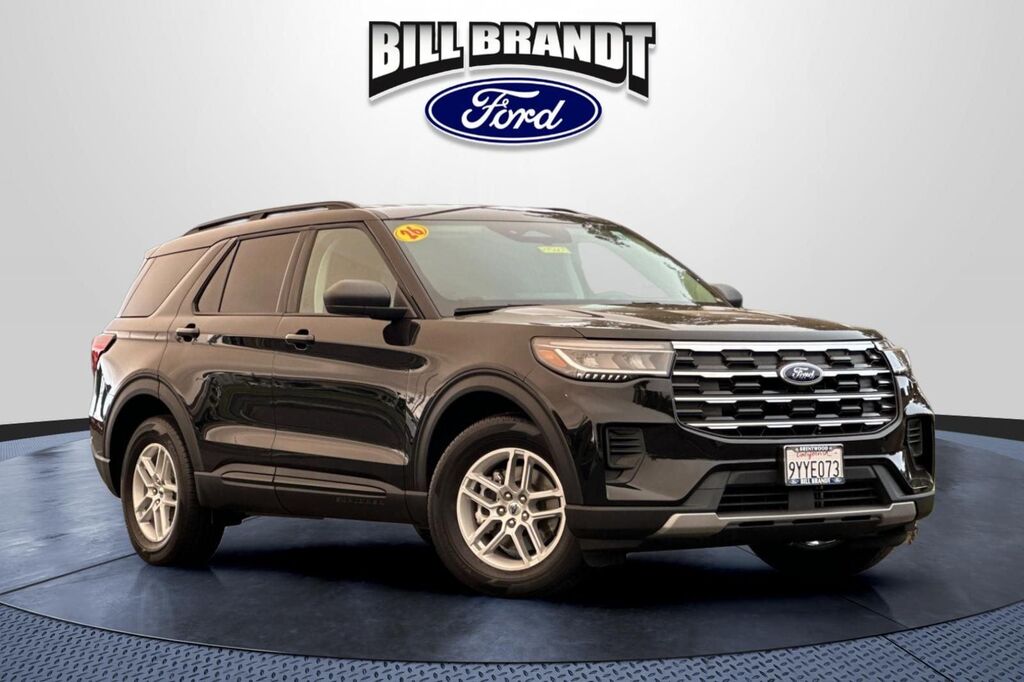 2026 Ford Explorer Active — photo 1 of 26