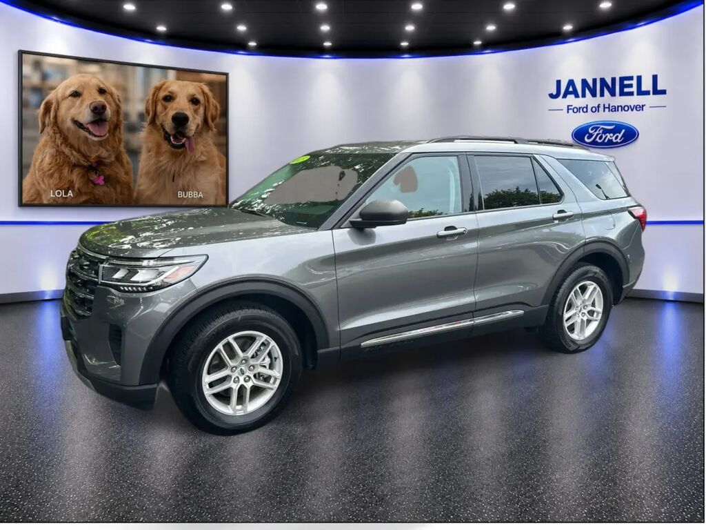 2025 Ford Explorer Active — photo 1 of 11