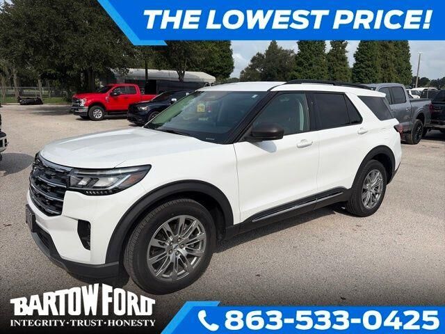 2025 Ford Explorer Active — photo 1 of 26