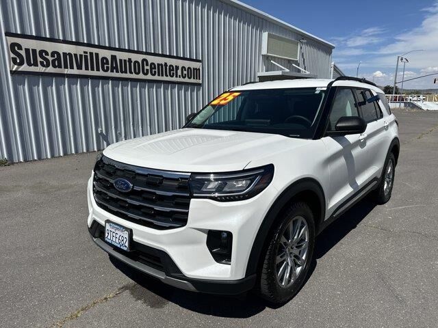 2025 Ford Explorer Active — photo 1 of 26