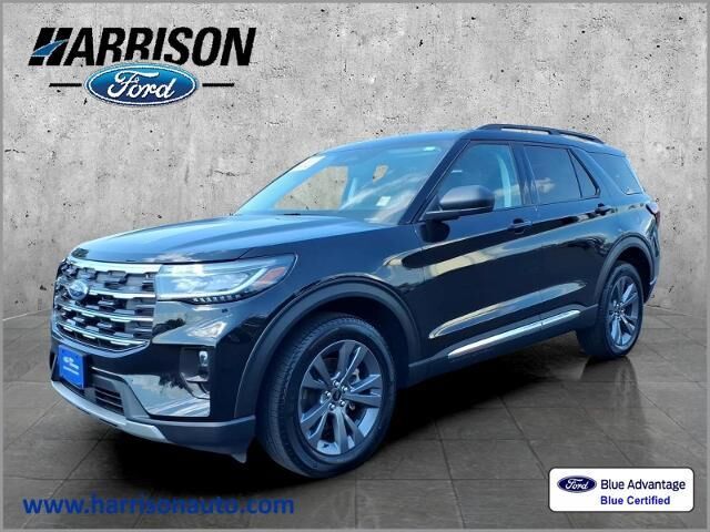 2025 Ford Explorer Active — photo 1 of 26