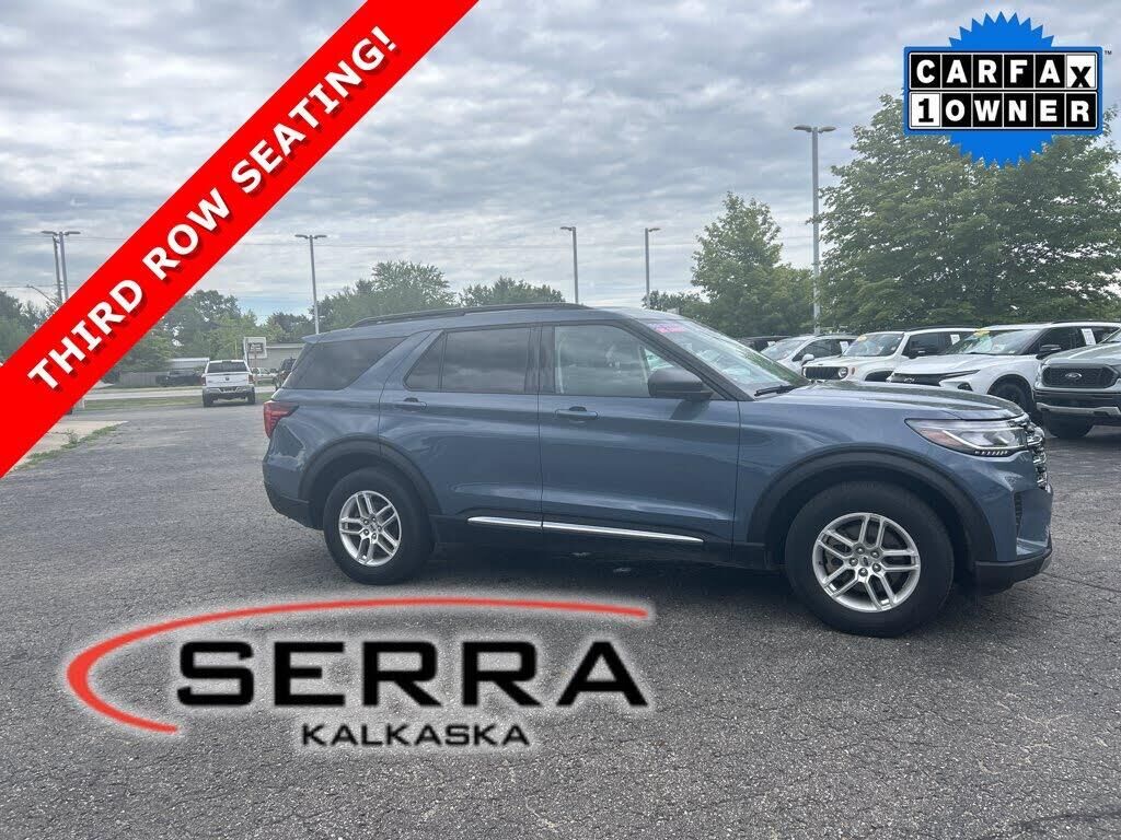 2025 Ford Explorer Active — photo 1 of 1
