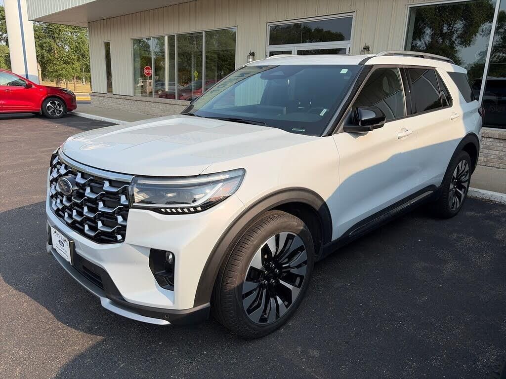 2025 Ford Explorer Platinum — photo 1 of 2