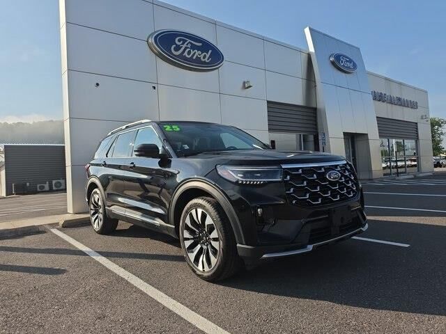 2025 Ford Explorer Platinum — photo 1 of 13