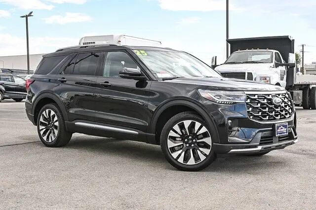 2025 Ford Explorer Platinum — photo 1 of 12