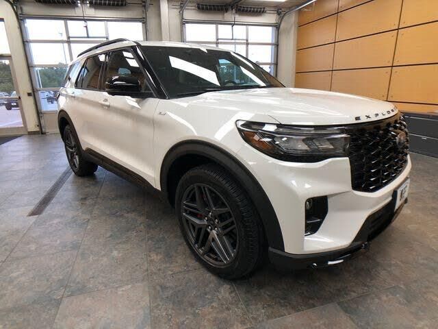 2025 Ford Explorer ST-Line — photo 1 of 2