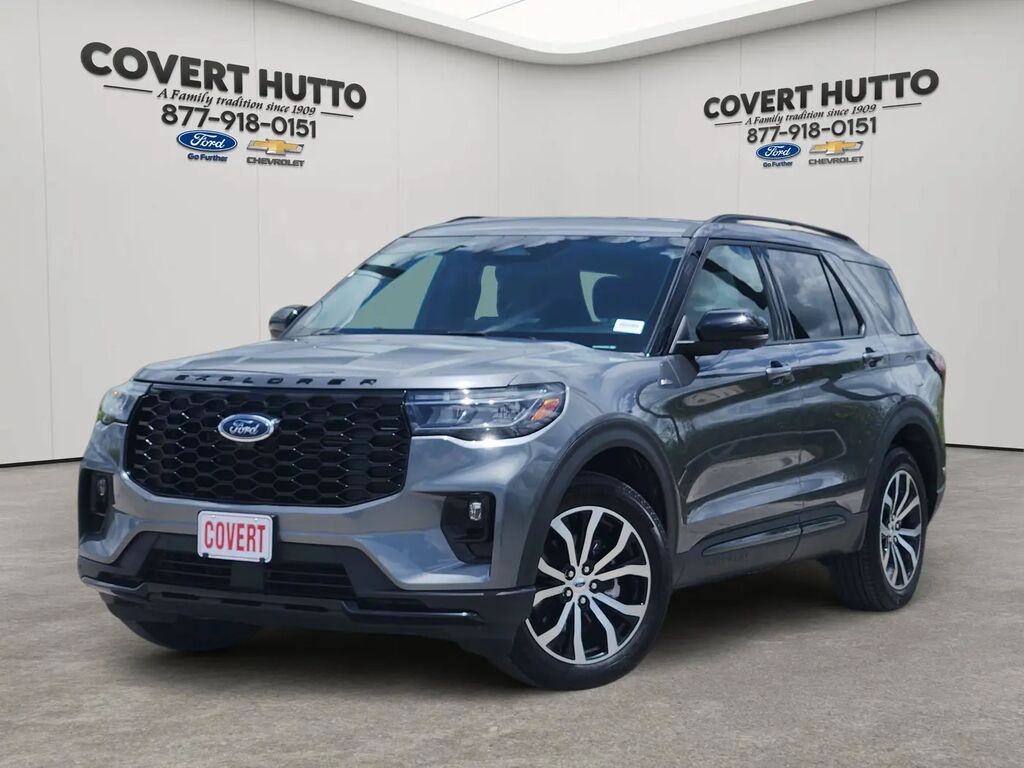 2025 Ford Explorer ST-Line — photo 1 of 13