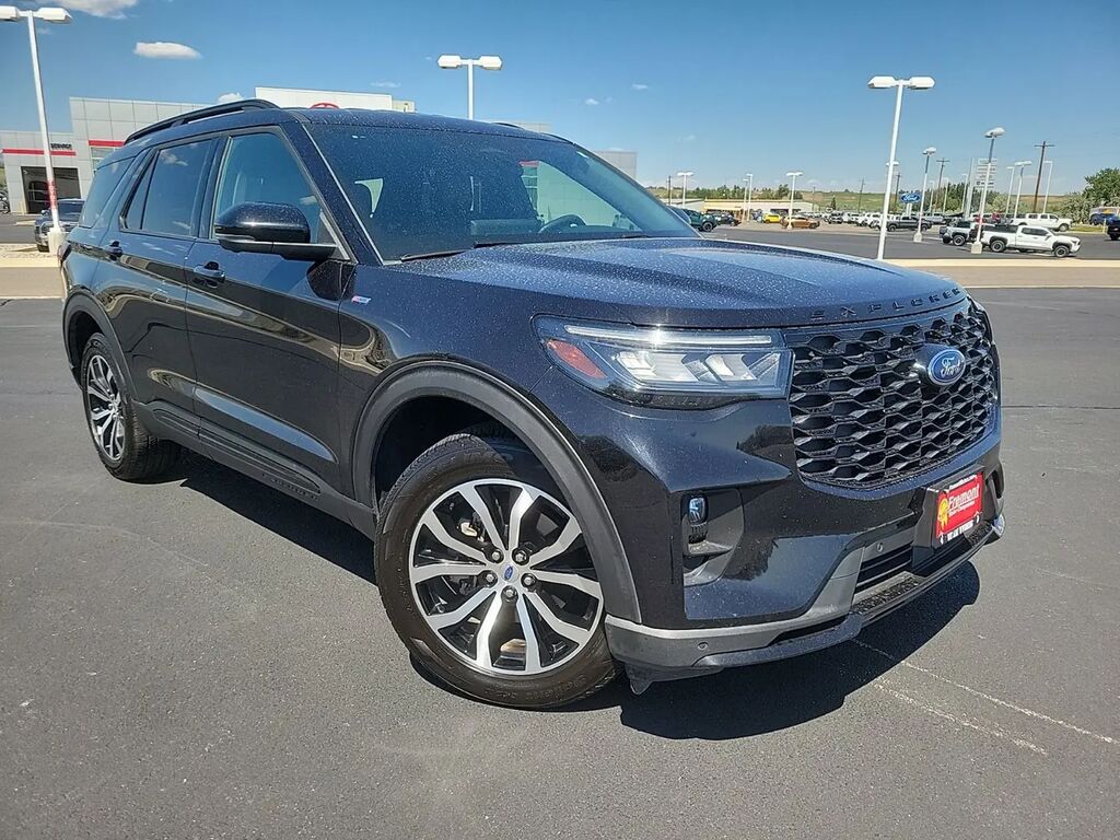 2025 Ford Explorer ST-Line — photo 1 of 45