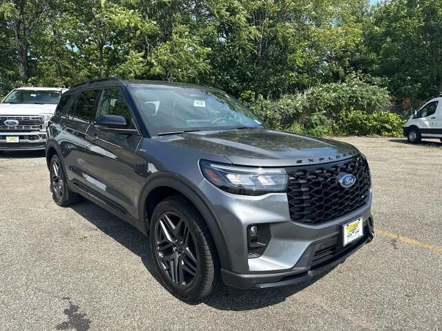 2026 Ford Explorer ST-Line — photo 1 of 13
