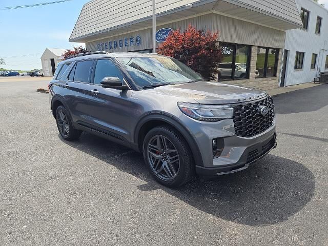 2025 Ford Explorer ST-Line — photo 1 of 6