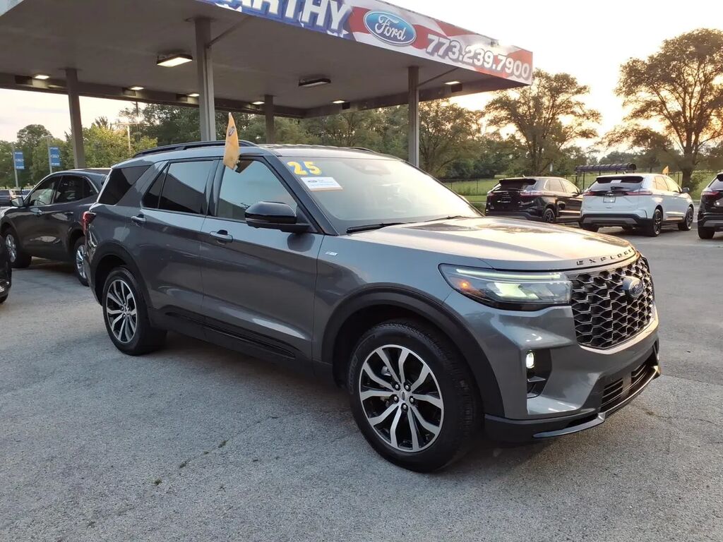 2025 Ford Explorer ST-Line — photo 1 of 13