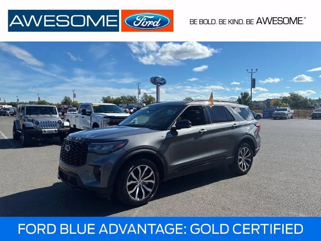 2025 Ford Explorer ST-Line — photo 1 of 13