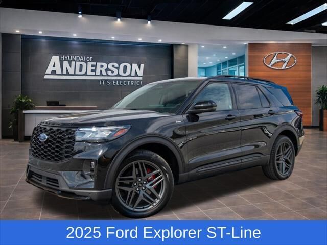 2025 Ford Explorer ST-Line — photo 1 of 13