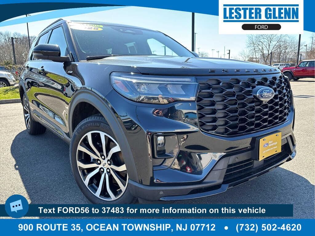 2025 Ford Explorer ST-Line — photo 1 of 1